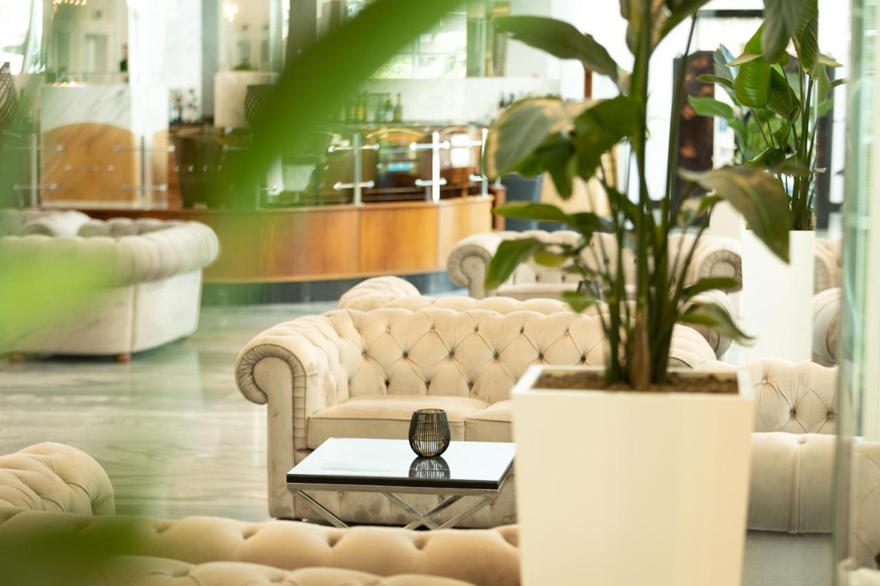 Hotel Continental Rimini Esterno foto