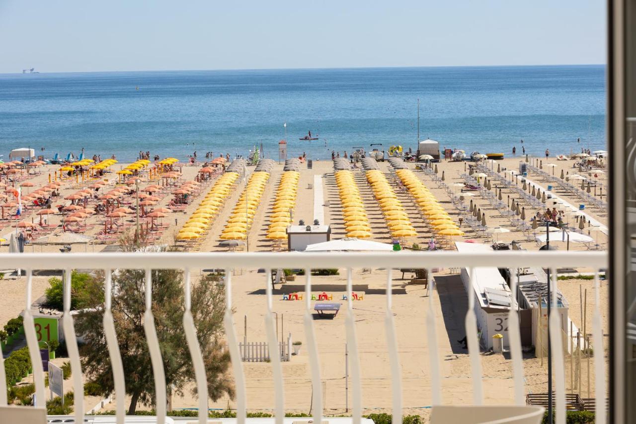 Hotel Continental Rimini Esterno foto