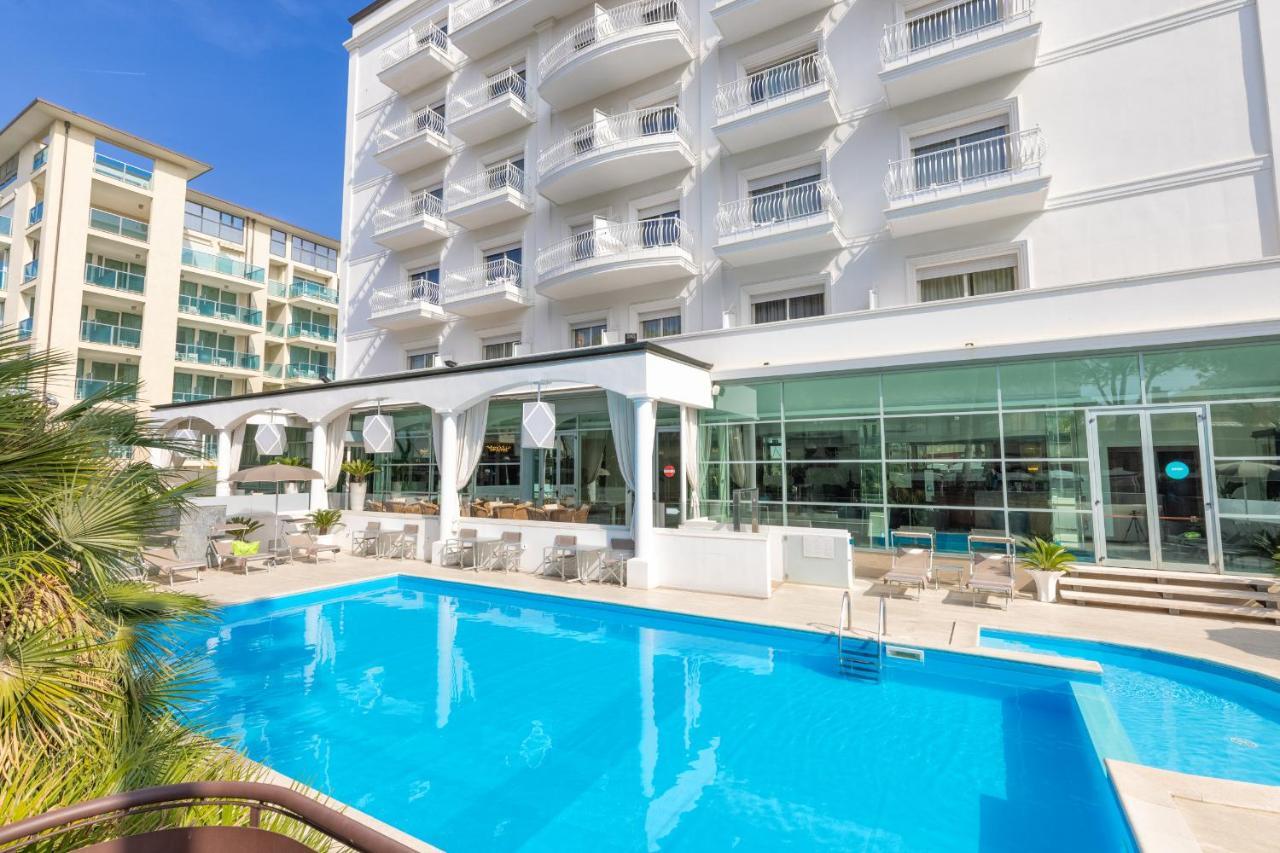 Hotel Continental Rimini Esterno foto