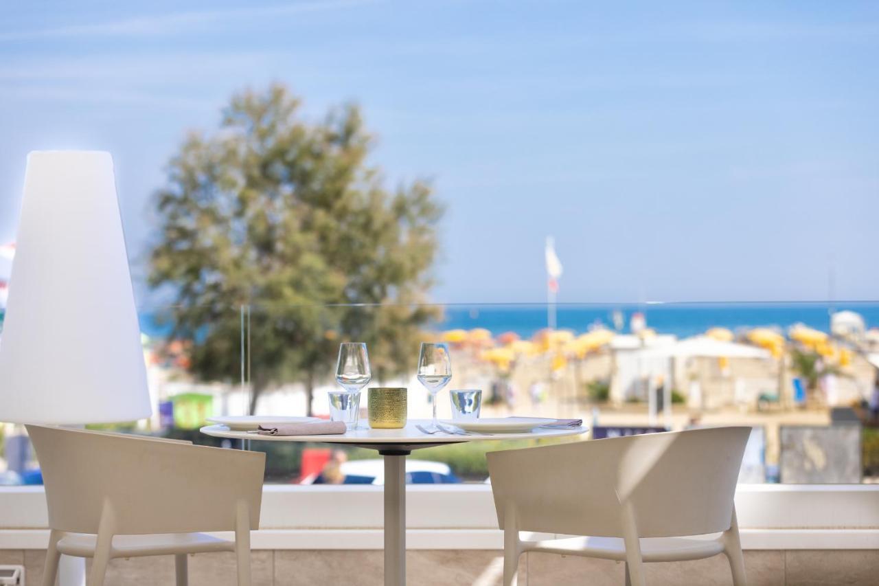 Hotel Continental Rimini Esterno foto