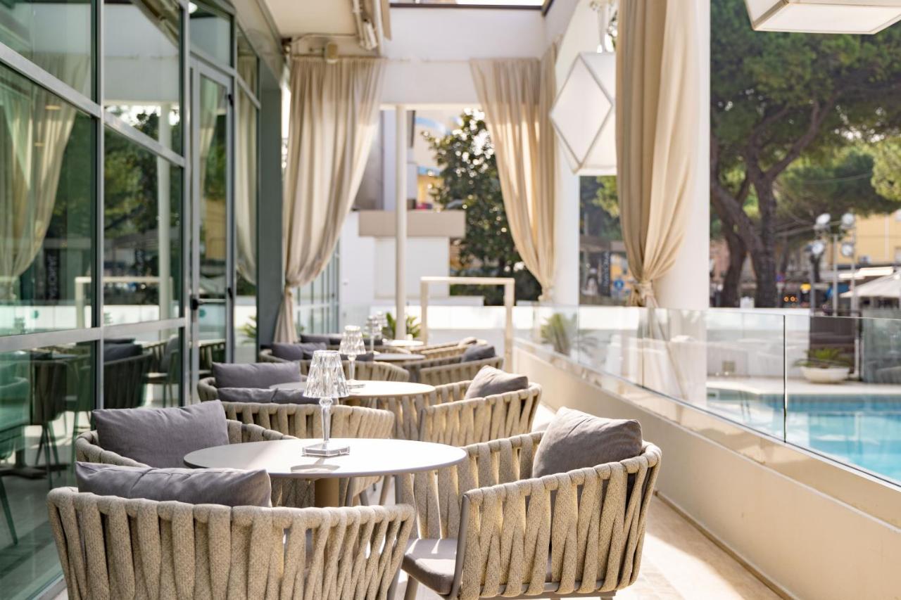 Hotel Continental Rimini Esterno foto