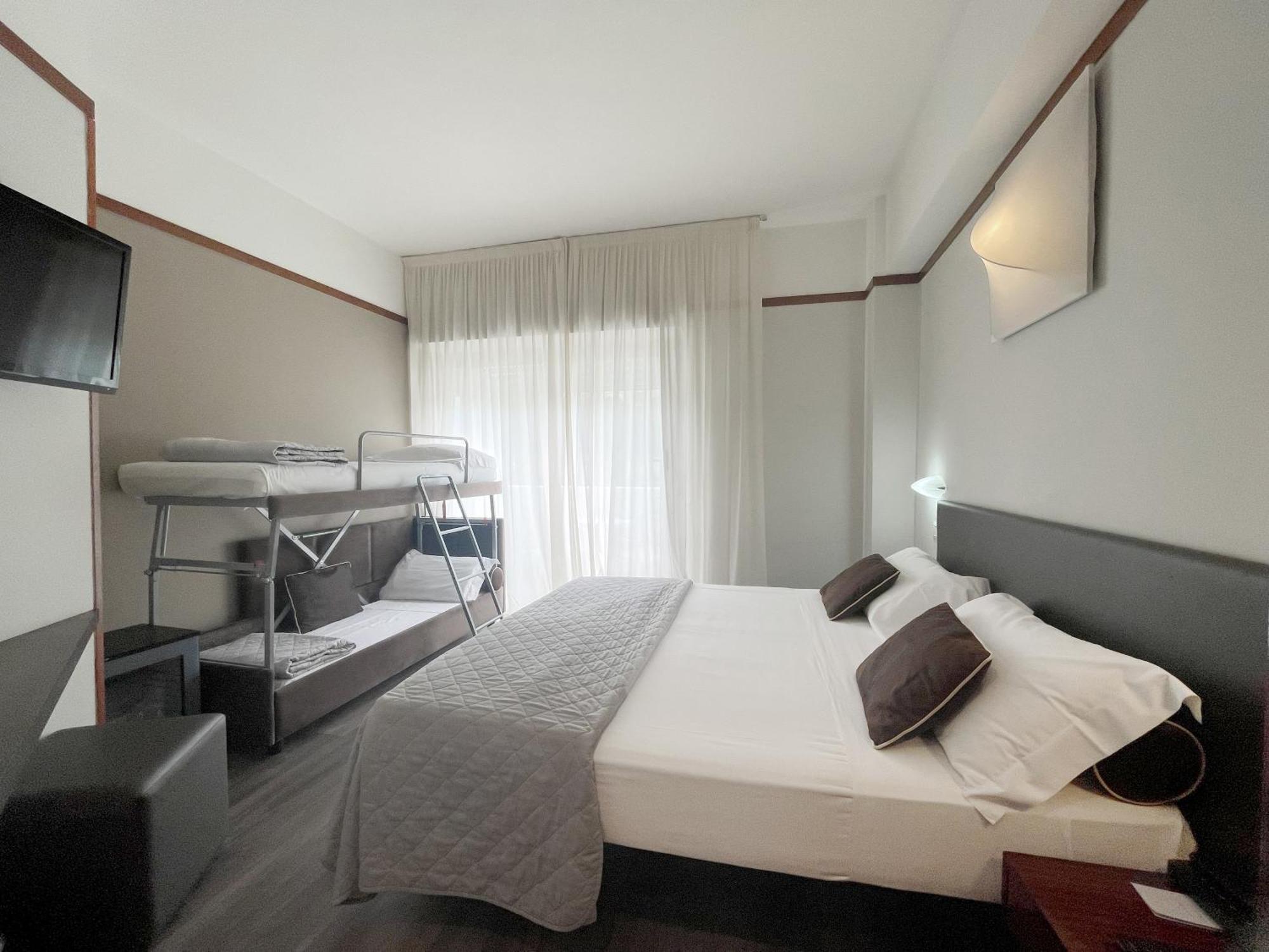 Hotel Continental Rimini Esterno foto