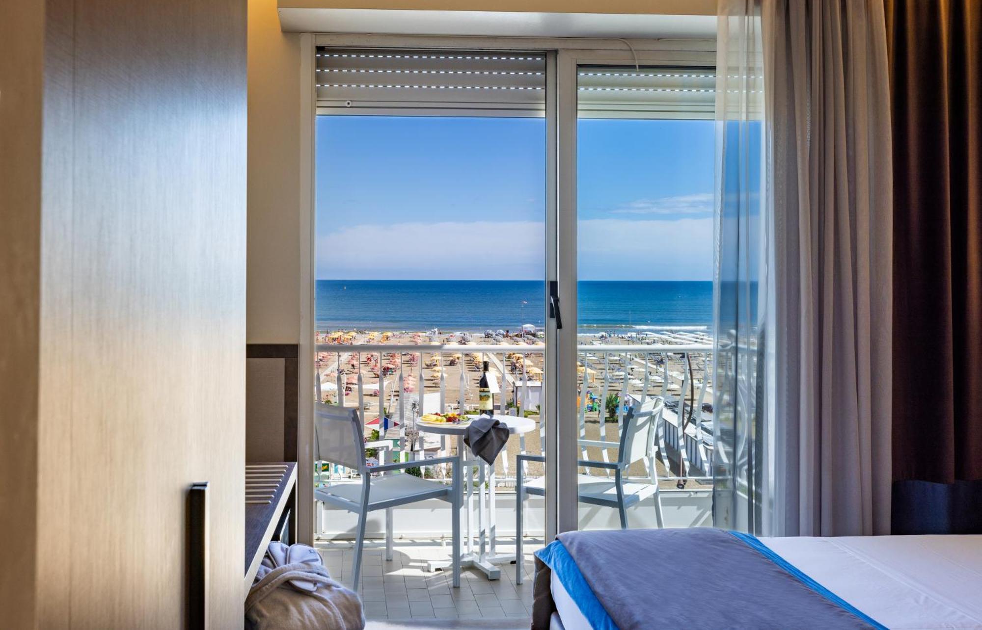Hotel Continental Rimini Esterno foto