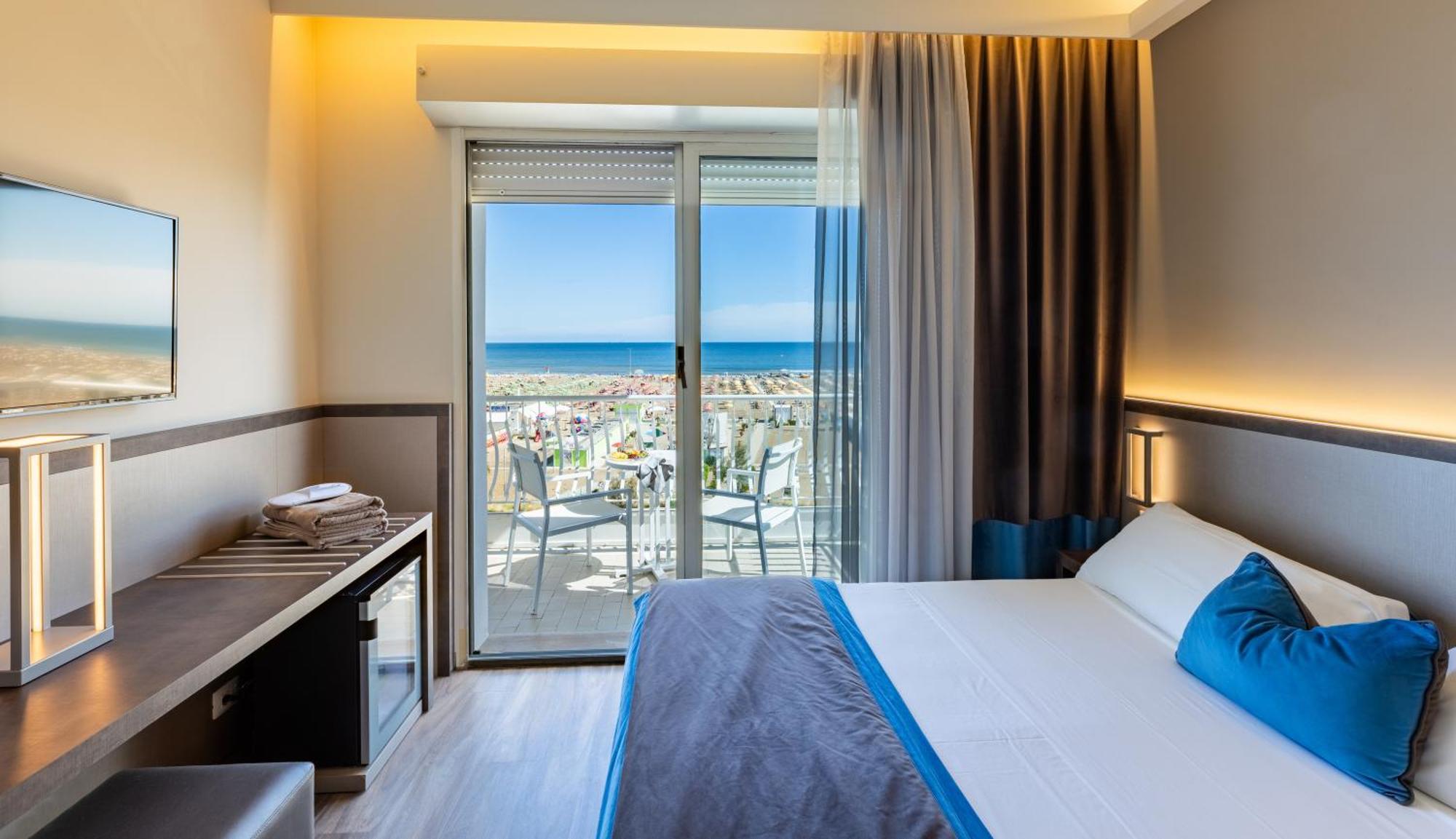 Hotel Continental Rimini Esterno foto