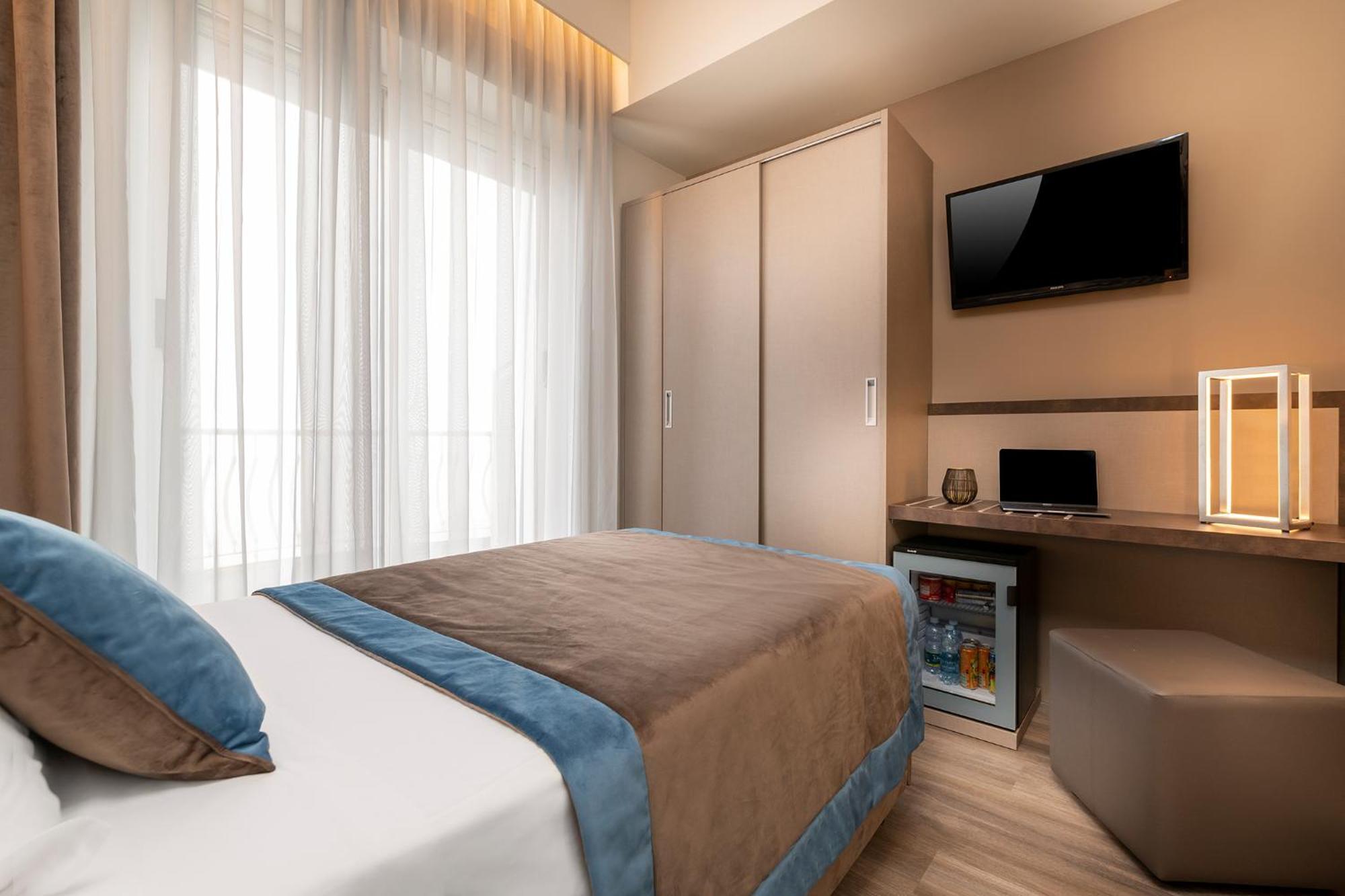 Hotel Continental Rimini Esterno foto