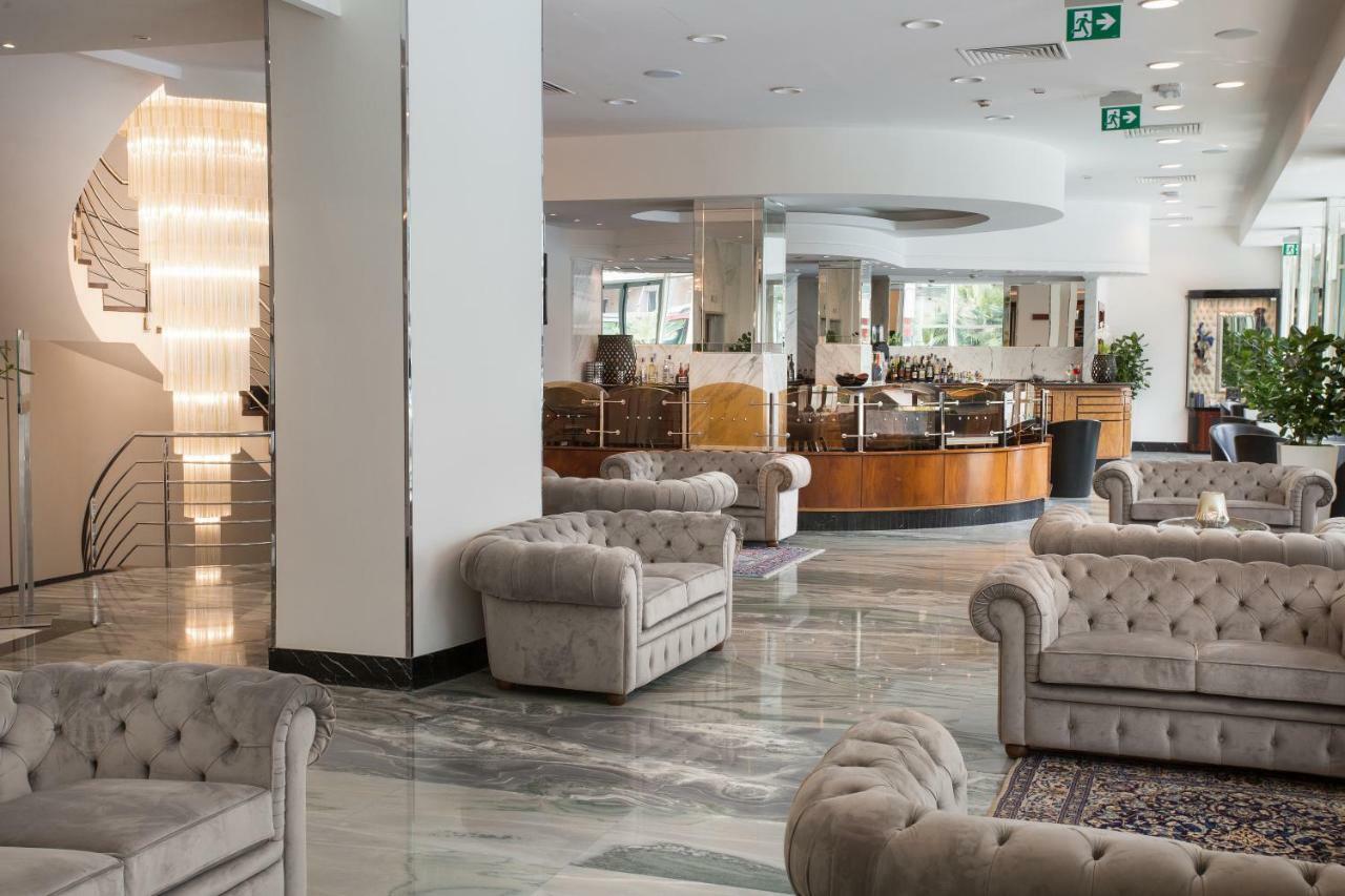Hotel Continental Rimini Interno foto