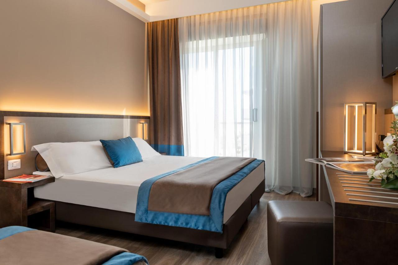 Hotel Continental Rimini Esterno foto