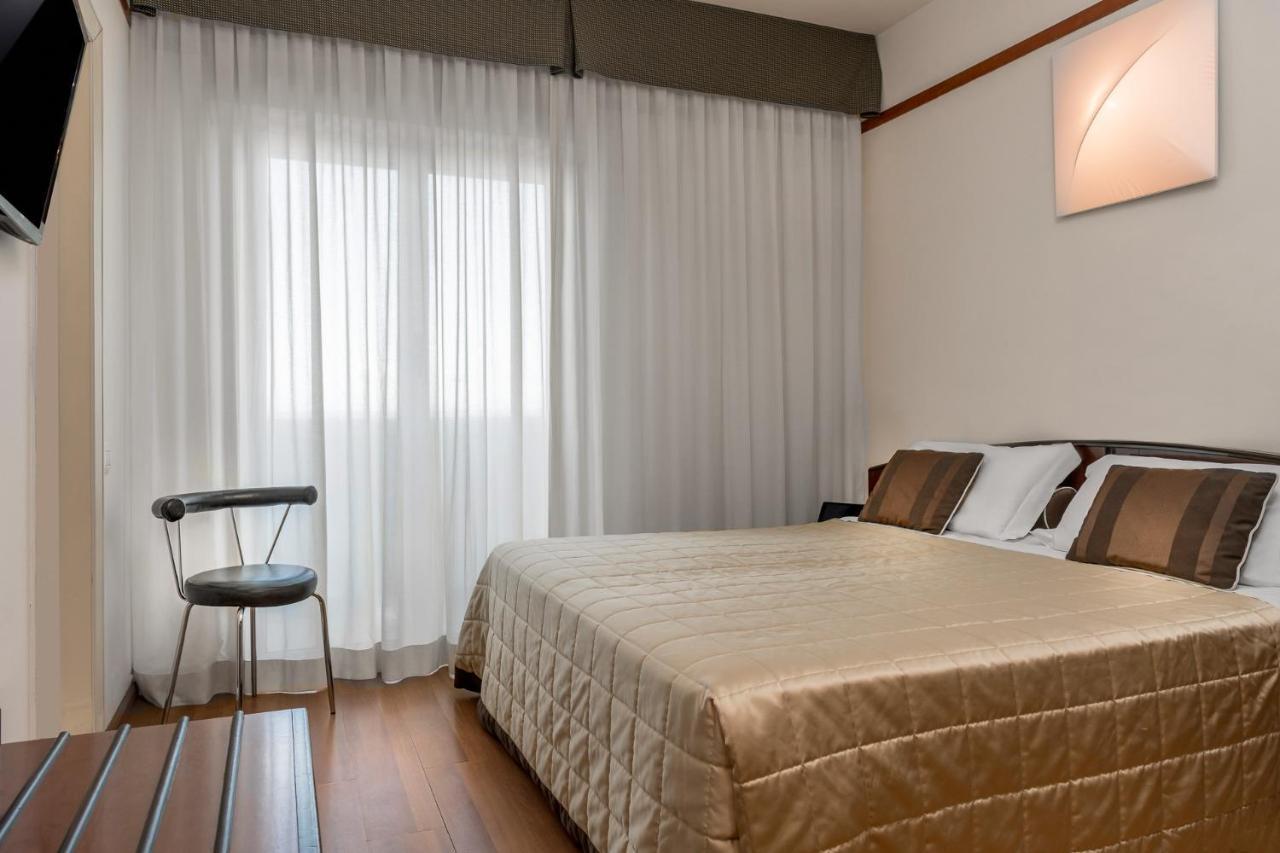 Hotel Continental Rimini Esterno foto