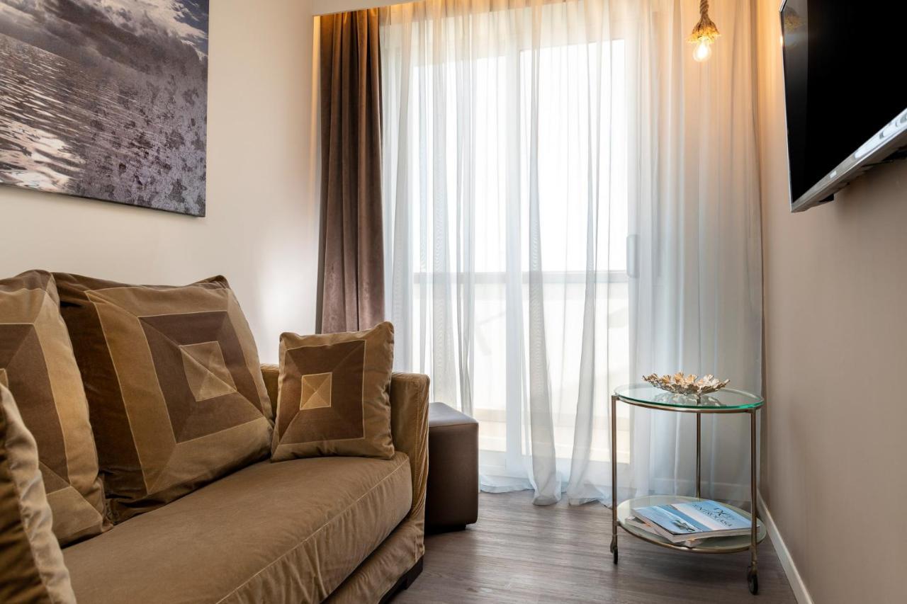 Hotel Continental Rimini Esterno foto